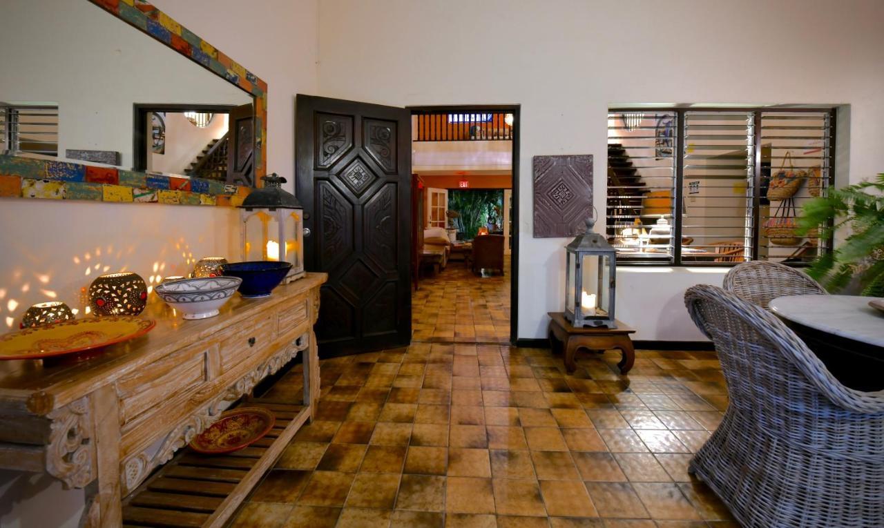 Wonders Boutique Hotel โอรันเยสตัด ภายนอก รูปภาพ